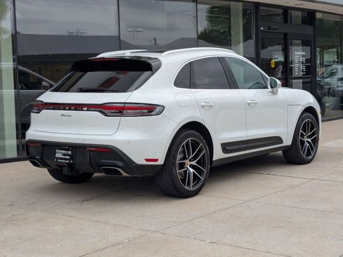 Certified 2024 Porsche Macan AWD/4WD image 9