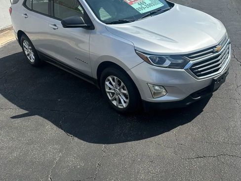 Used 2018 Chevrolet Equinox LS image 4