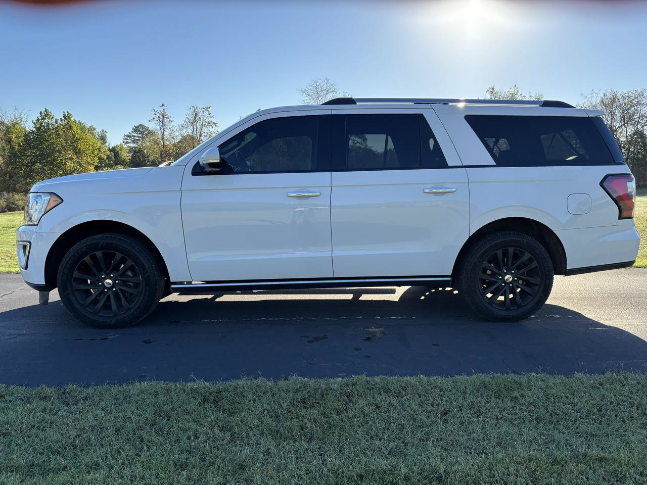 Used 2019 Ford Expedition Max Limited AWD/4WD image 2