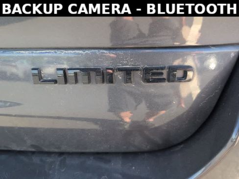 Used 2022 Jeep Grand Cherokee L Limited w/ Black Appearance Package AWD/4WD image 5