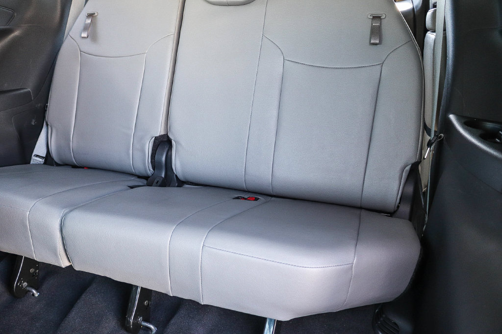 Used 2025 Toyota Sienna XLE FWD image 18