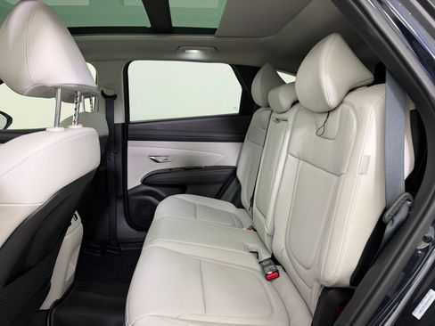 Used 2025 Hyundai Tucson Limited image 24