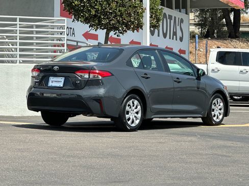 Used 2024 Toyota Corolla LE FWD image 5