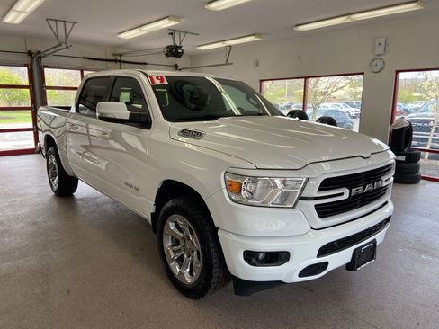 Used 2019 RAM 1500 Big Horn AWD/4WD image 1