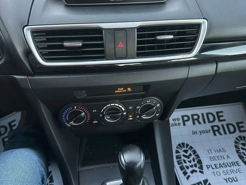 Used 2014 MAZDA MAZDA3 i Touring image 11