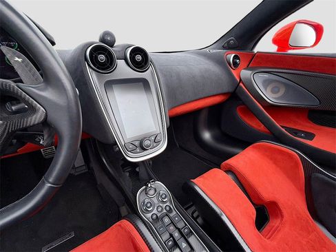 Used 2020 McLaren 600LT Spider image 24