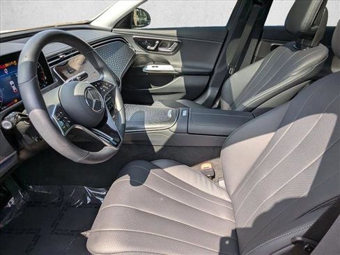 Used 2025 Mercedes-Benz E 350 4MATIC Sedan image 18