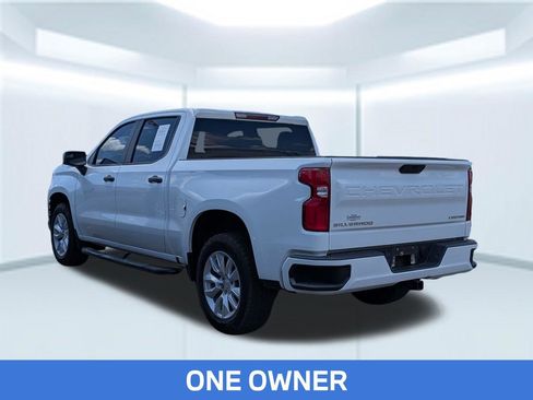 Used 2021 Chevrolet Silverado 1500 Custom image 2