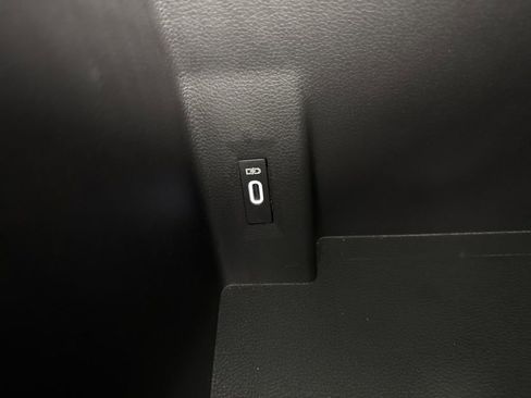 Used 2022 Volkswagen Atlas Cross Sport SEL image 23