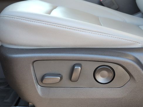 Used 2024 Chevrolet Tahoe Z71 w/ Luxury Package image 10