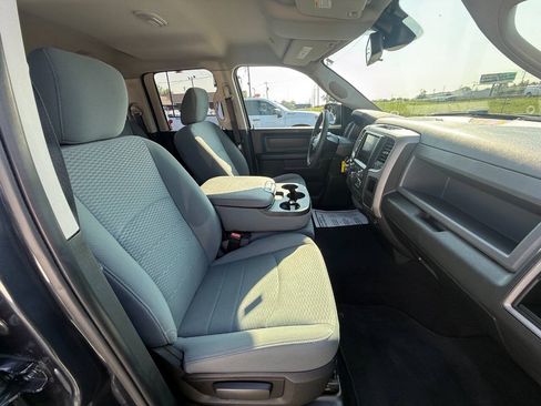 Used 2019 RAM 1500 Express w/ Express Value Package AWD/4WD image 10