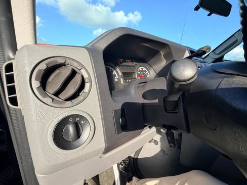 Used 2012 Ford E-350 and Econoline 350 XLT RWD image 17
