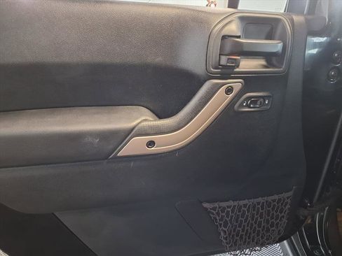 Used 2017 Jeep Wrangler 75th Anniversary image 17