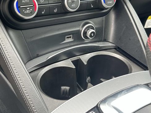 Used 2024 Alfa Romeo Stelvio AWD image 22