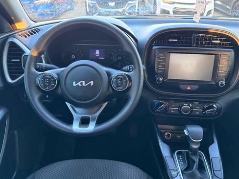 Used 2020 Kia Soul LX image 13
