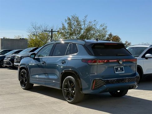 New 2026 Volkswagen Tiguan SE R-Line image 4