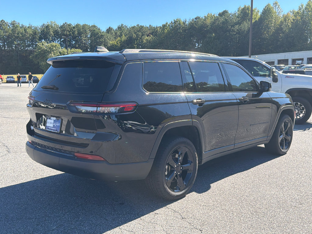 Used 2024 Jeep Grand Cherokee L Altitude AWD/4WD image 7