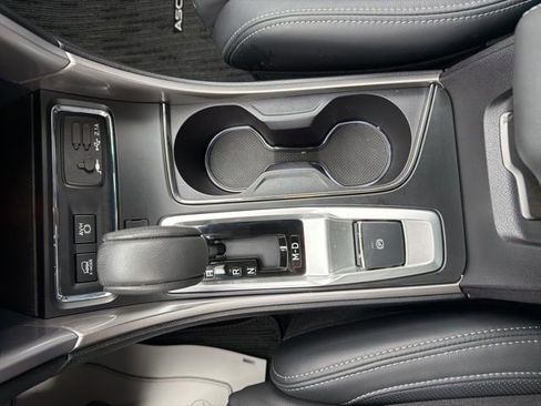 Used 2022 Subaru Ascent Limited image 25