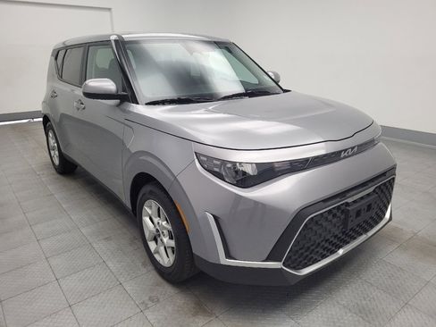 Used 2025 Kia Soul LX w/ LX Technology Package image 13