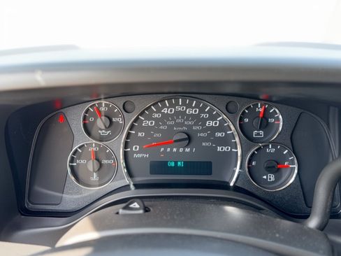Used 2025 Chevrolet Express 2500 w/ Driver Convenience Package RWD image 26