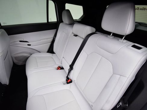 New 2026 Jeep Cherokee Limited image 40