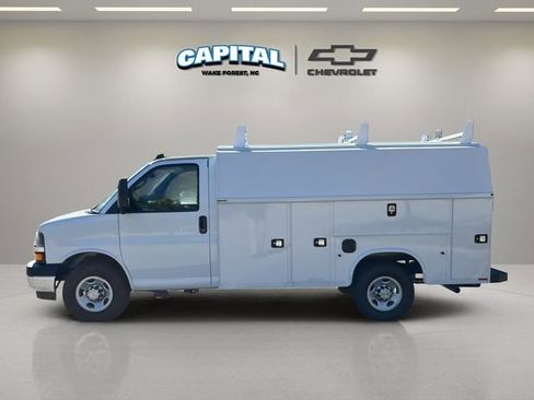 New 2025 Chevrolet Express 3500 w/ Power Convenience Package RWD image 10