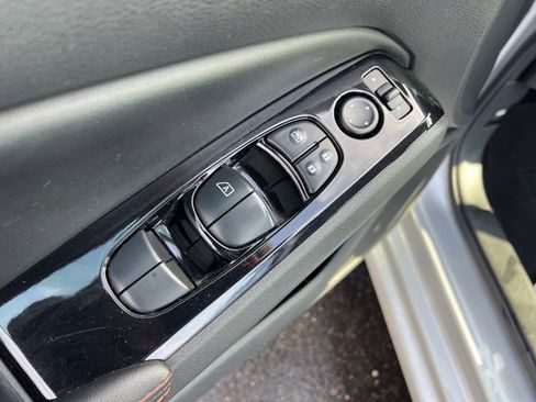 Used 2024 Nissan Altima 2.5 SR image 25