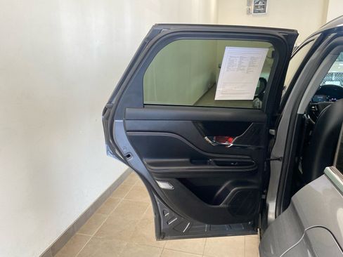 Used 2022 Lincoln Corsair AWD w/ Premium Package image 8