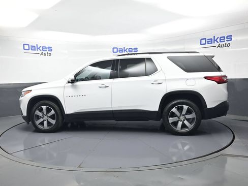 Used 2020 Chevrolet Traverse LT w/ LT Premium Package FWD image 4
