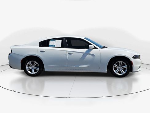 Used 2021 Dodge Charger SXT w/ Leather Interior Group RWD image 5