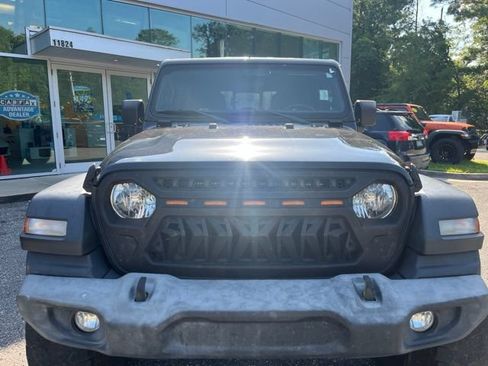 Used 2020 Jeep Gladiator Sport w/ Quick Order Package 24S AWD/4WD image 9
