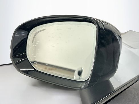 Used 2025 Volvo XC60 B5 Plus image 16