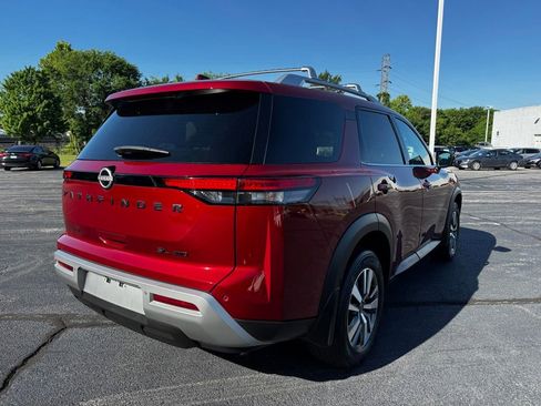 Used 2023 Nissan Pathfinder SL w/ Black Appearance Package AWD/4WD image 7