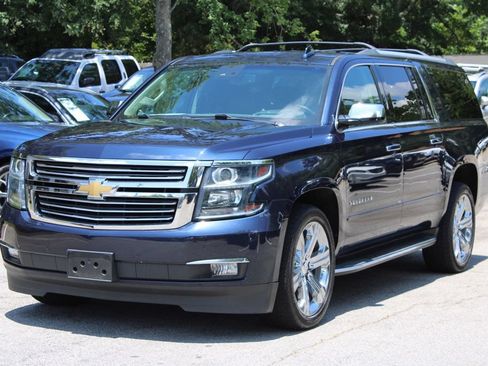 Used 2017 Chevrolet Suburban Premier AWD/4WD image 3