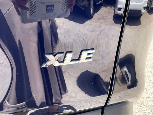 Used 2025 Toyota RAV4 XLE w/ Convenience Package FWD image 10
