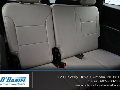 Used 2022 Chevrolet Traverse LT w/ LT Premium Package AWD/4WD image 42