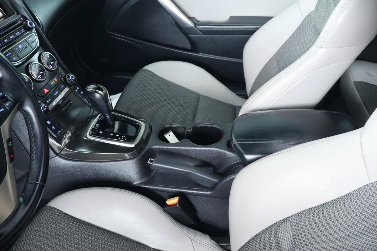 Used 2014 Hyundai Genesis 2.0T RWD image 17