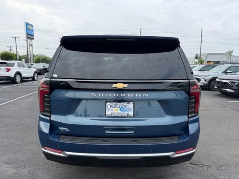 Certified 2025 Chevrolet Suburban LS AWD/4WD image 6