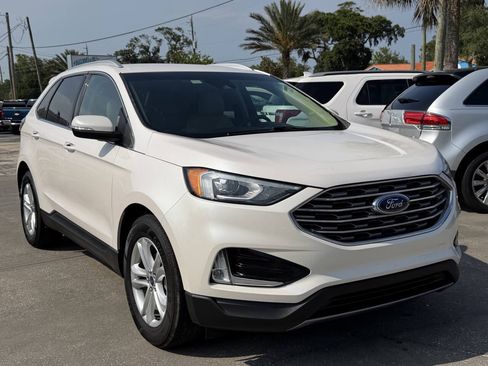 Used 2019 Ford Edge SEL w/ Equipment Group 201A FWD image 2