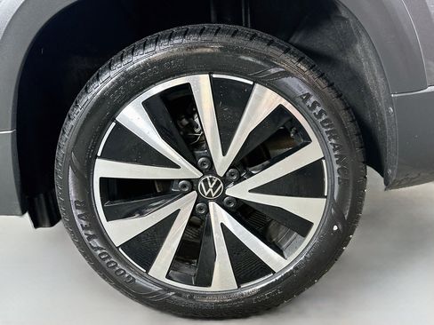 Used 2024 Volkswagen Taos SE FWD image 29