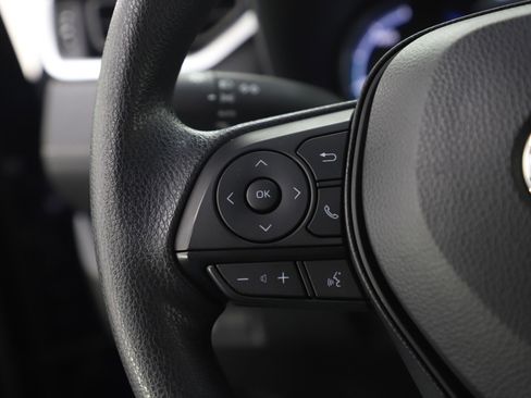 Used 2025 Toyota RAV4 XLE image 25