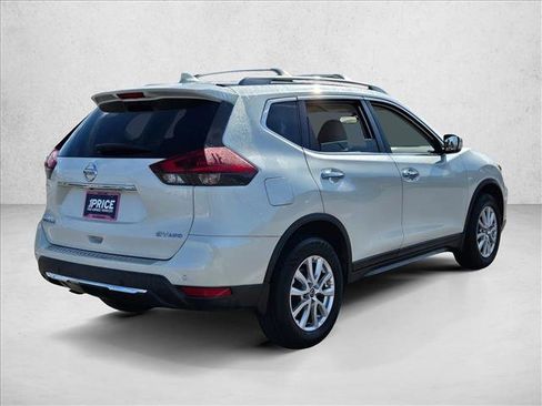 Used 2019 Nissan Rogue SV image 5