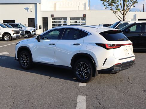 Used 2024 Lexus NX 250 FWD w/ Towing Package (2000 Lbs) image 8