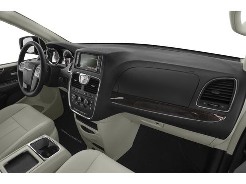 Used 2015 Chrysler Town & Country Touring FWD image 11