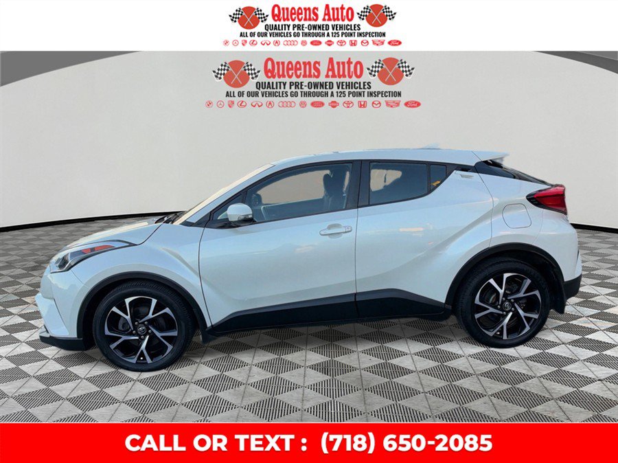 Used 2018 Toyota C-HR XLE FWD image 3