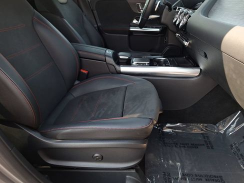 Used 2021 Mercedes-Benz GLA 250 4MATIC image 27