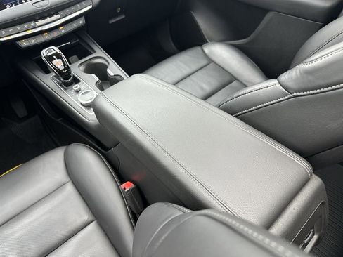 Used 2021 Cadillac XT4 Premium Luxury AWD/4WD image 20