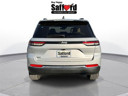 New 2025 Jeep Grand Cherokee Limited image 7