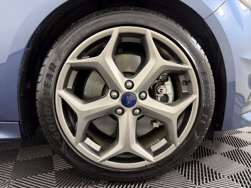 Used 2018 Ford Focus ST FWD image 49