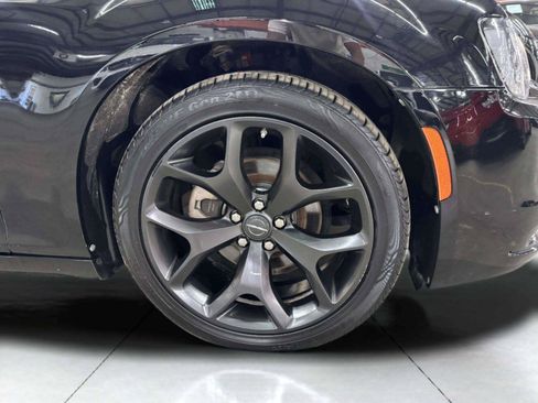Used 2022 Chrysler 300 Touring w/ Sport Appearance Package RWD image 55
